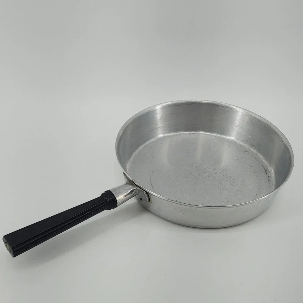 Vintage Wear-Ever Aluminum Fry Pan 10 Inch Skillet Made in USA